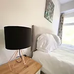Budget Room Share Facilities R3